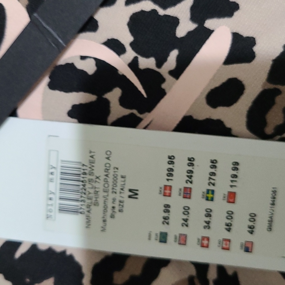 Leopard print sweatshirt
